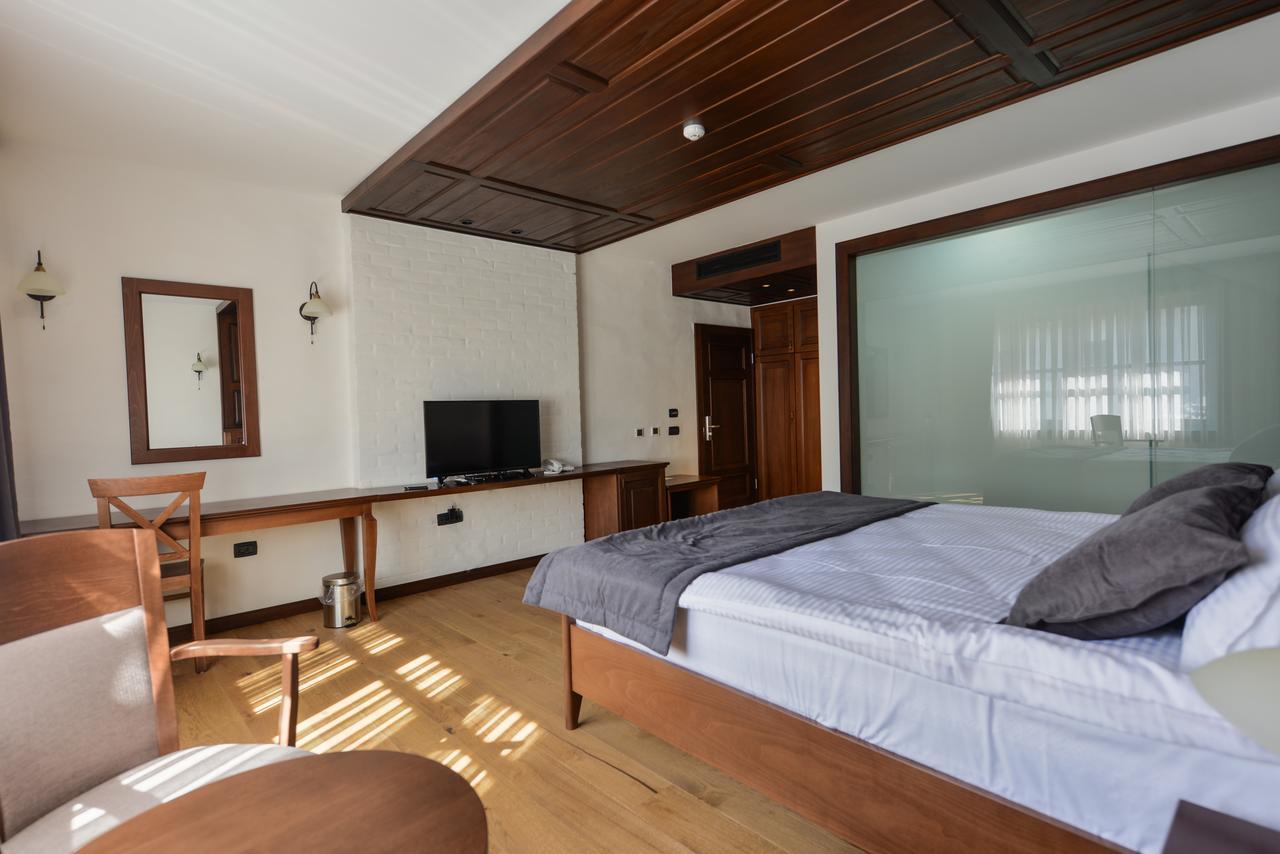 Hotel Tiffany Prizren Exterior foto